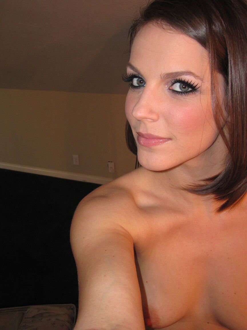 17P Bobbi Starr & Kelly Madison flaunt their tits and butts in front of the camera