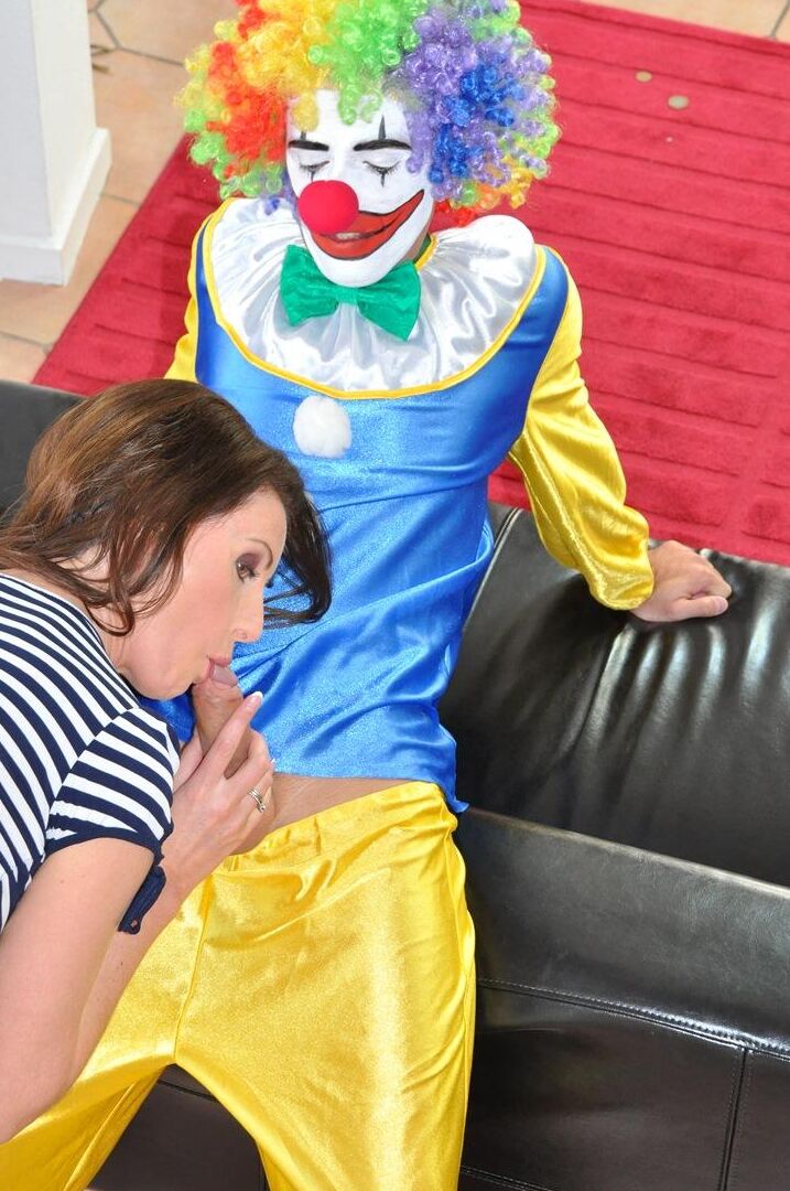 14P Mature lady has a sexual encounter with a clown in nylons and garters