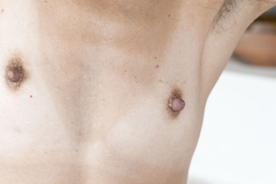 16P Mulher madura magrinha Bruna exibe seu corpo peludo nua