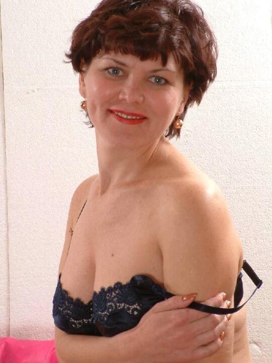 18P Lusty MILF exibindo sua buceta apertada