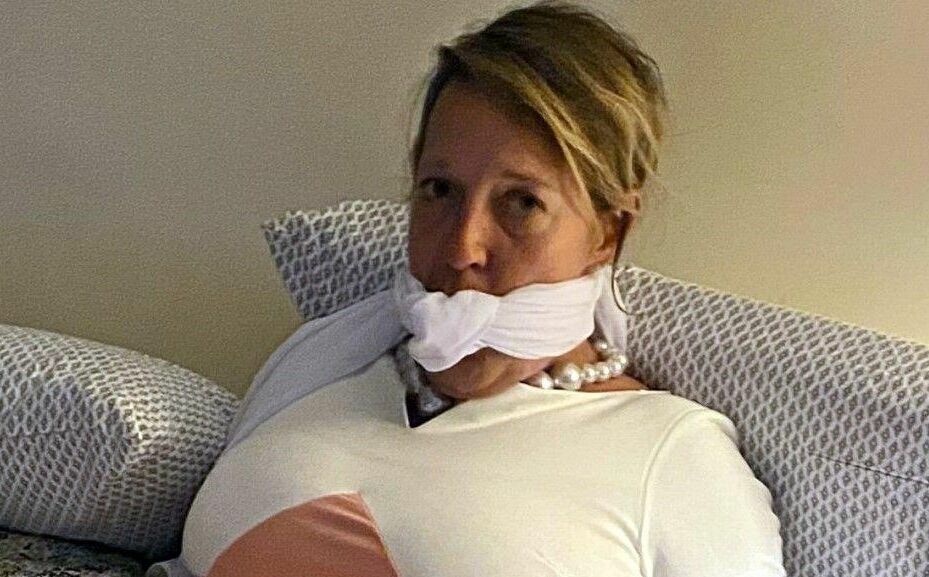 13P Amateur lady Meyer is gagged and restrained in various locations at home