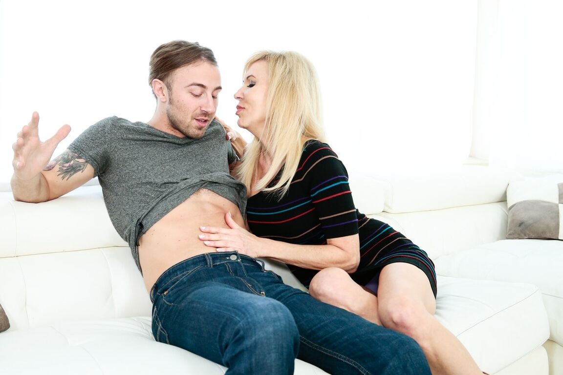 15P Mamá Mamada Mejor Chad Alva, Erica Lauren Rubia Mamada Mamá Madura