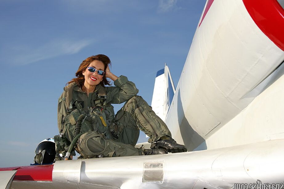 16P Sizzling mature babe Roni strips from military air force uniform