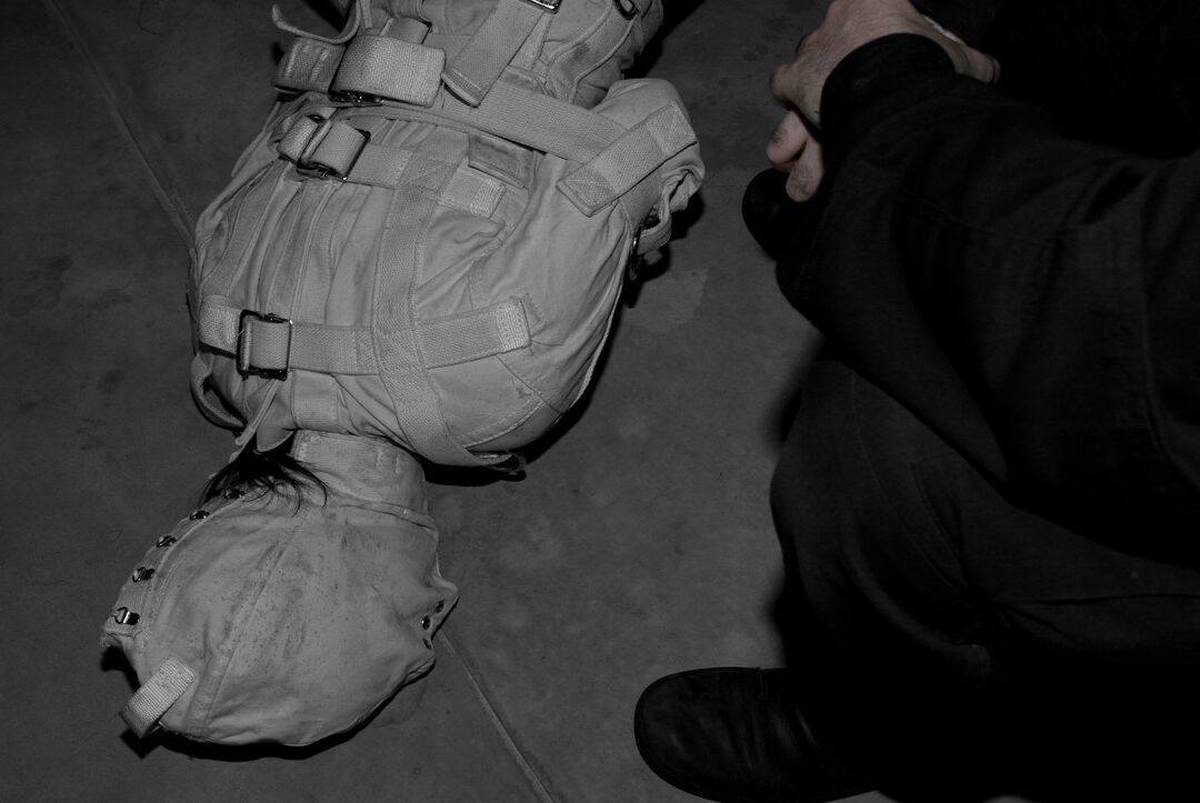 21P MILF India Summer flashes her twat & ass while getting out of straitjacket