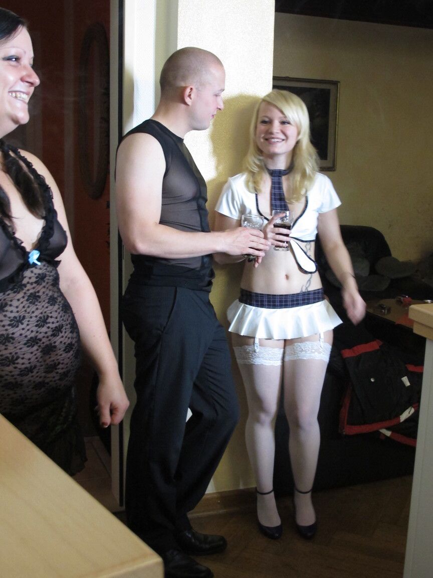 15P Varias parejas amateurs de swing organizan un inolvidable sexo grupal en casa