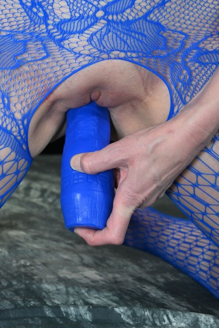 16P Older amateur masturbates with a vibrator while wearing a crotchless stocking