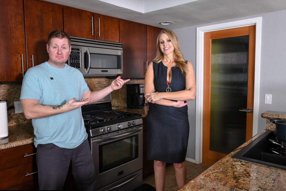 21P Naughty America Julia Ann, Van Wylde