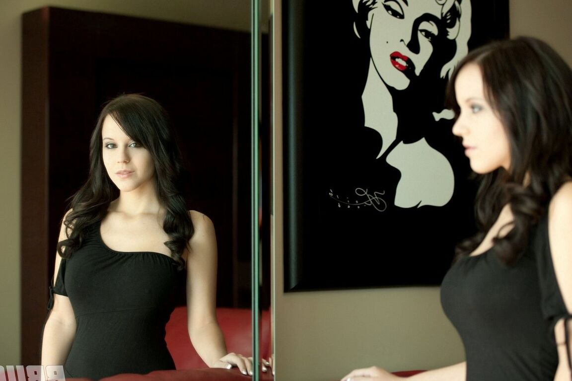 15P Amateur teen Bryci exposes her perfect tits in a little black dress