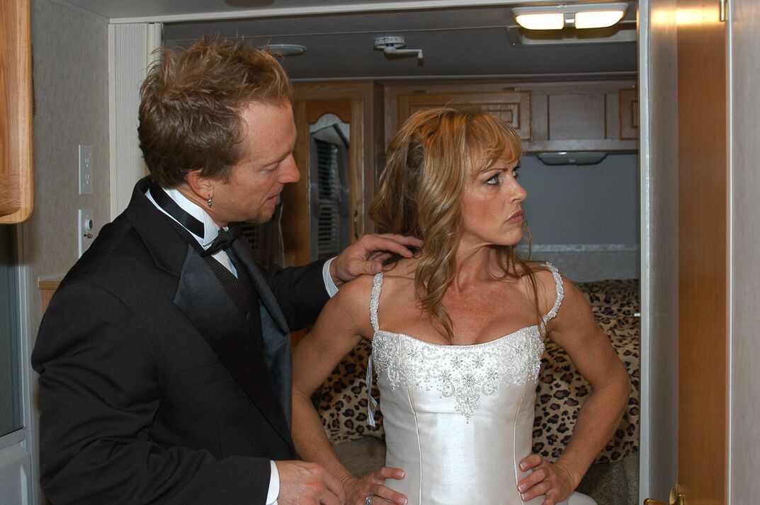 16P A nova noiva Shayla Laveaux consuma seu casamento assim que chega em casa