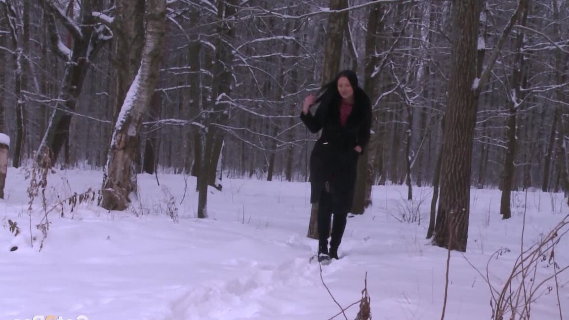 15P Suburb pissing in the snow for raven haired Dasha