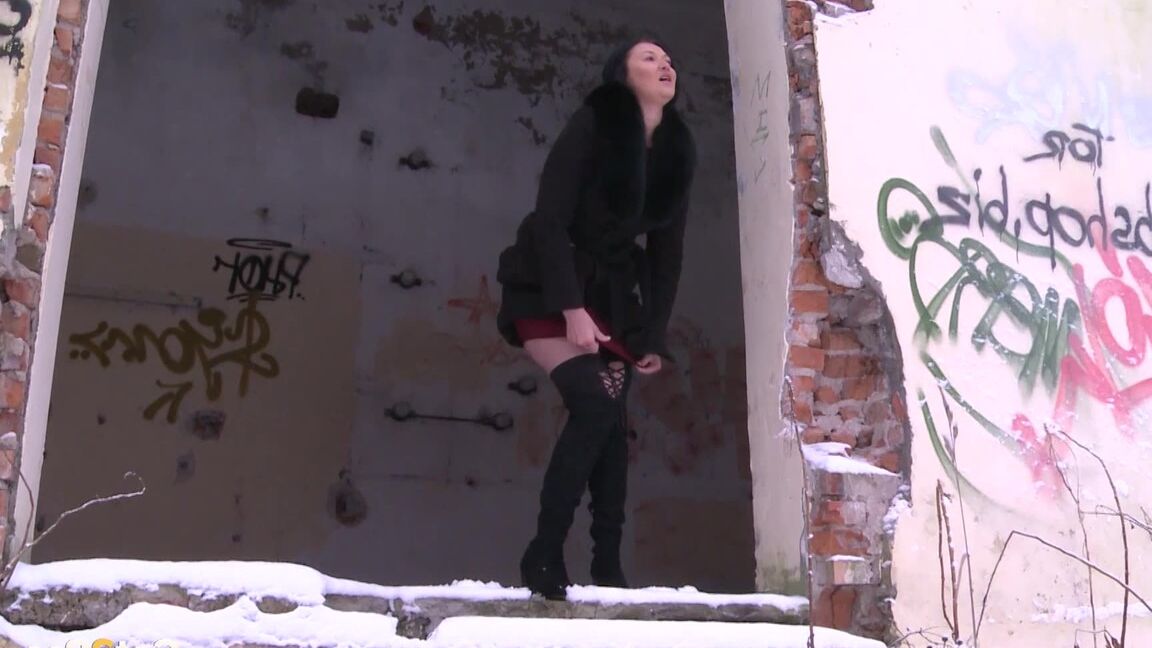 15P Suburb pissing in the snow for raven haired Dasha