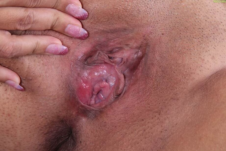 16P この驚くべき微乳熟女ベロニカは最も美しいボディを持っています