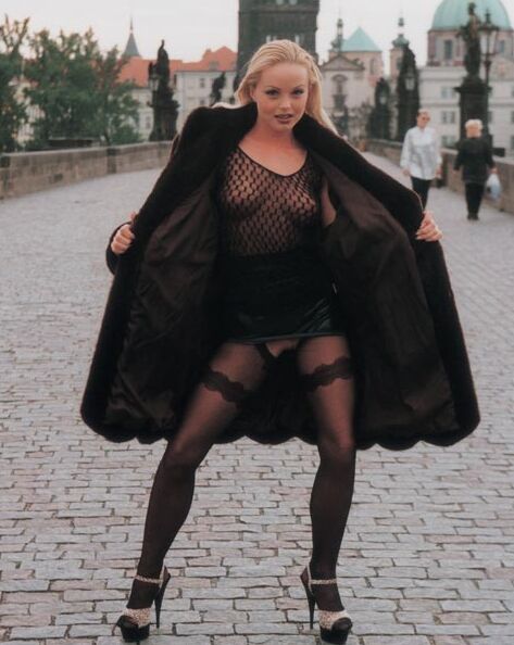 15P Brazen blonde spreading & fingering in crotchless pantyhose in a public place
