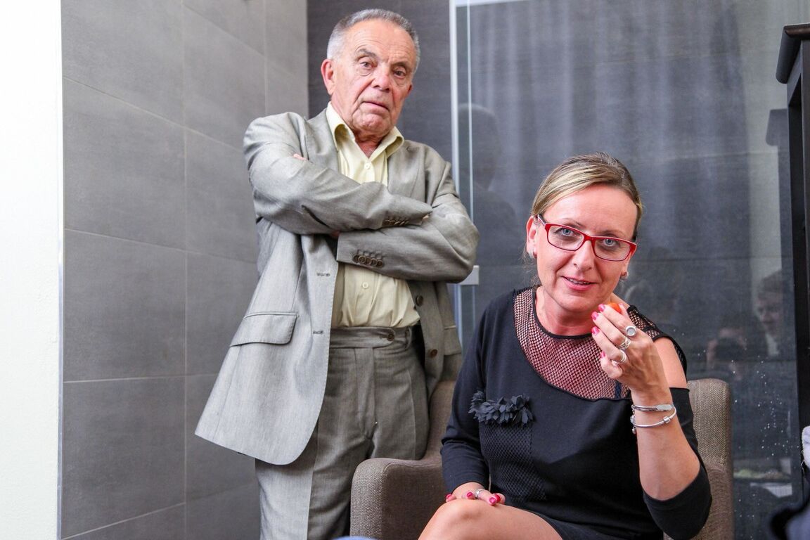 21P Mature nymphos get screwed by a grandpa and grandson in a kinky 4some