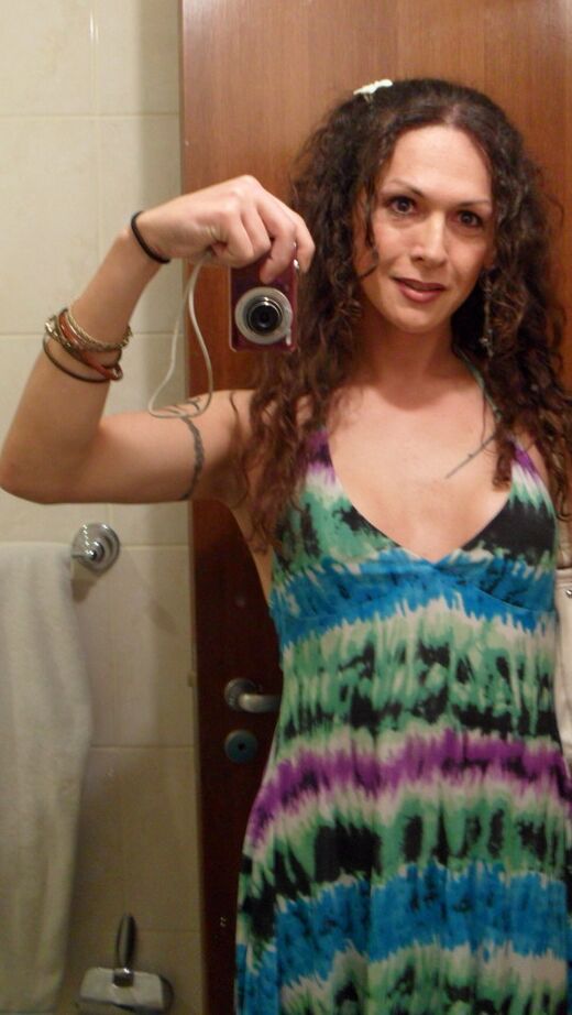 12P Latina Tranny Nikki hôtel selfies nus
