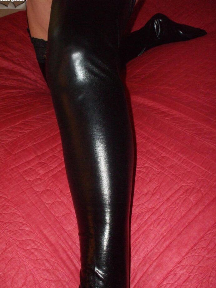 20P Aged lady Busty Bliss takes care of a cock in POV mode while latex stockings