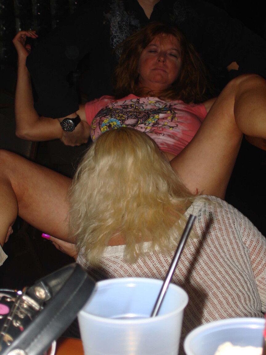 21P Swingers Double Dee & friends show their big tits & get eaten out at a club