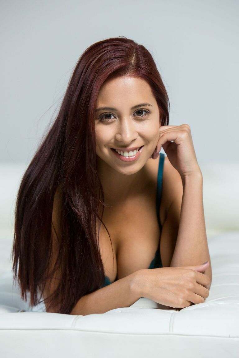 21P Joymii Paula Shy, Johny