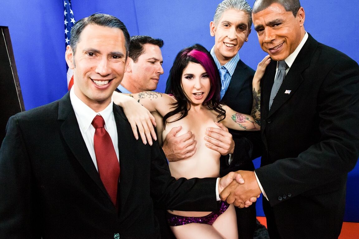 15P Inked girl Joanna Angel é atacada por empresários americanos