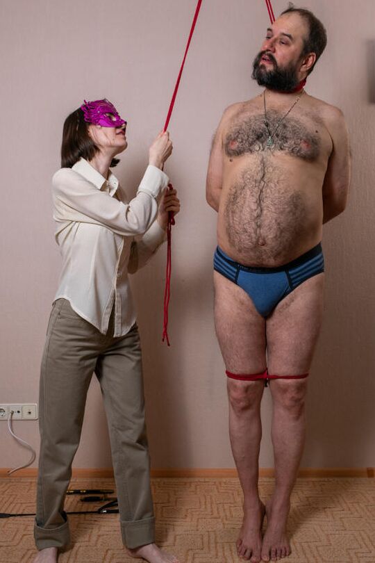 16P Fully clothed woman tortures a restrained man while threatening to hang him