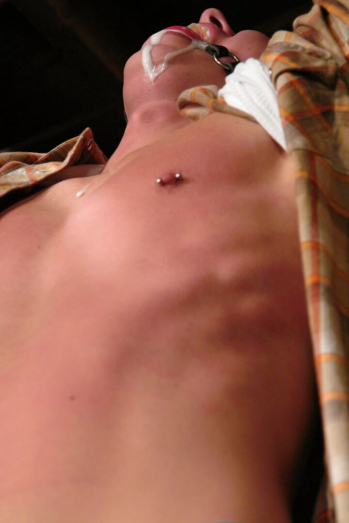 21P Hombres con dolor Danny Wylde, Nikki Nievez