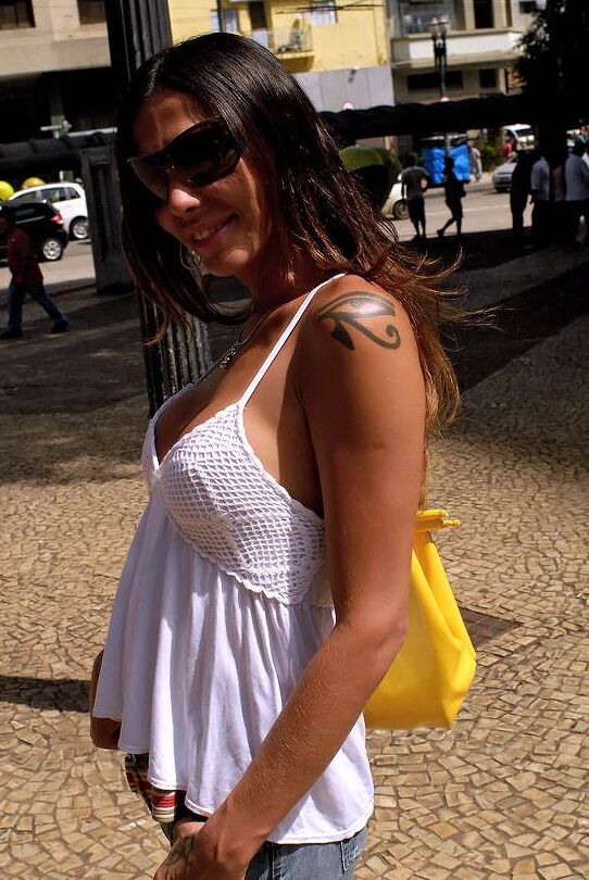 16P Slim Latina shemale Wanessa Maitzel taking deep bareback ass fucking
