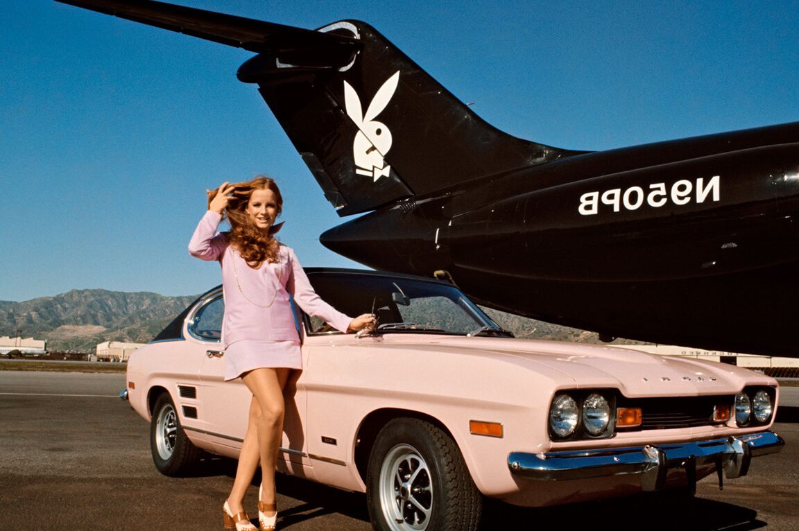 12P Retro Playboy Centerfold Claudia Jennings zeigt verführerisch ihre natürlichen Titten