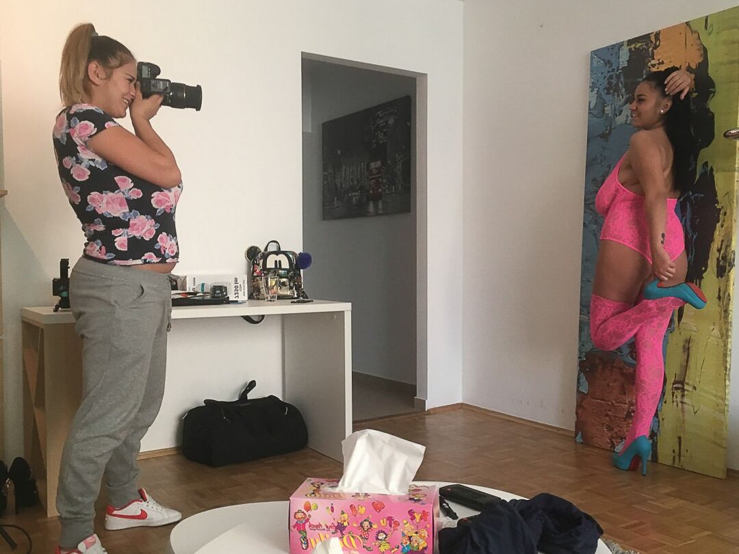 16P Mis Tetas Sin Censura Erin Star, Helen Star