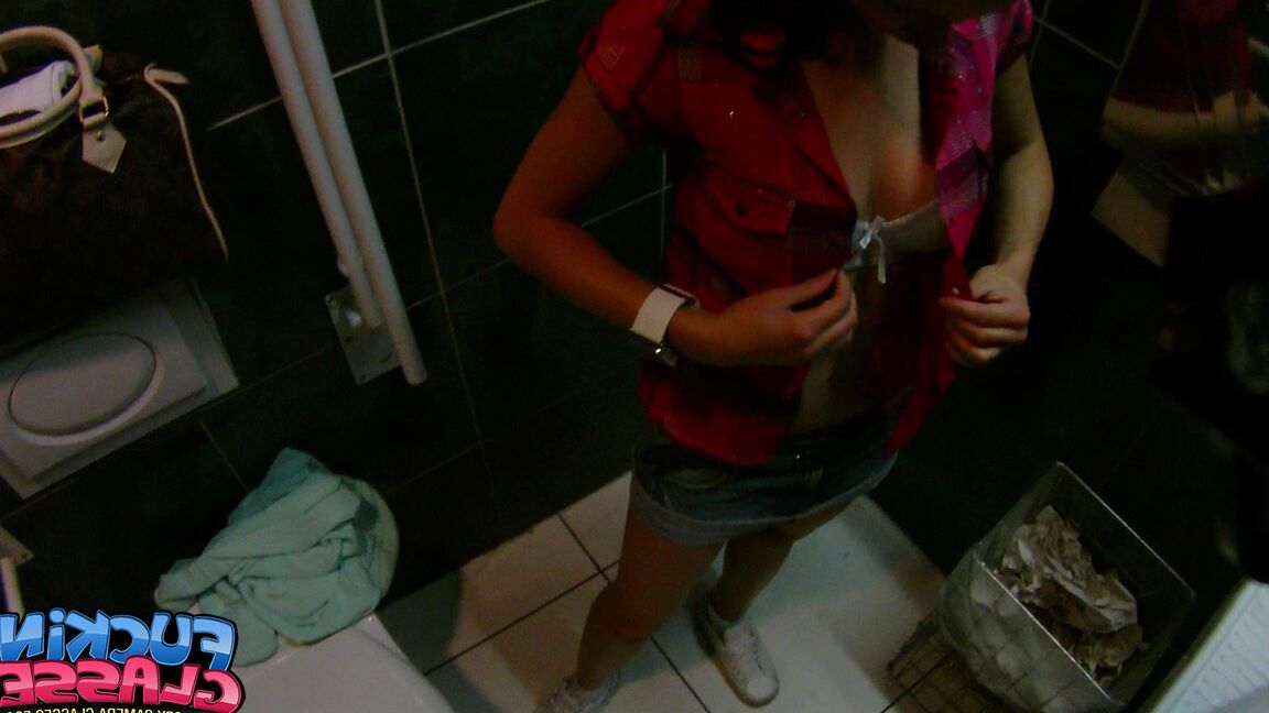 21P Adolescente traviesa Mazy Adolescente chupando