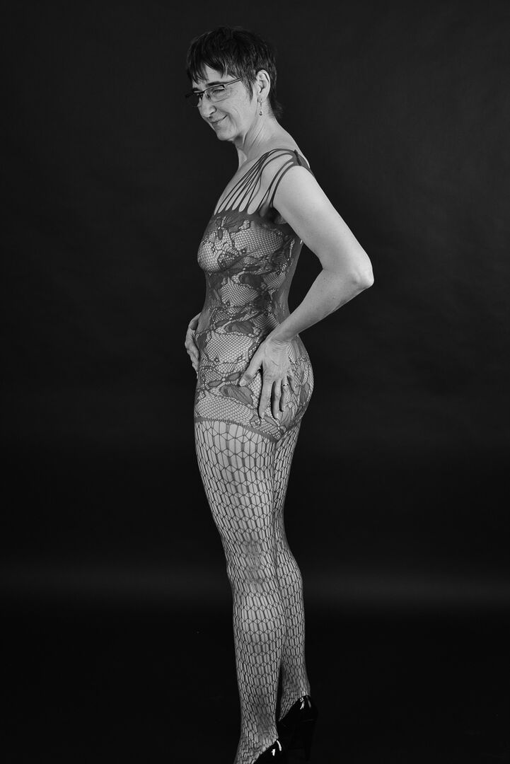 20P Older amateur releases her saggy breasts from a crotchless bodystocking