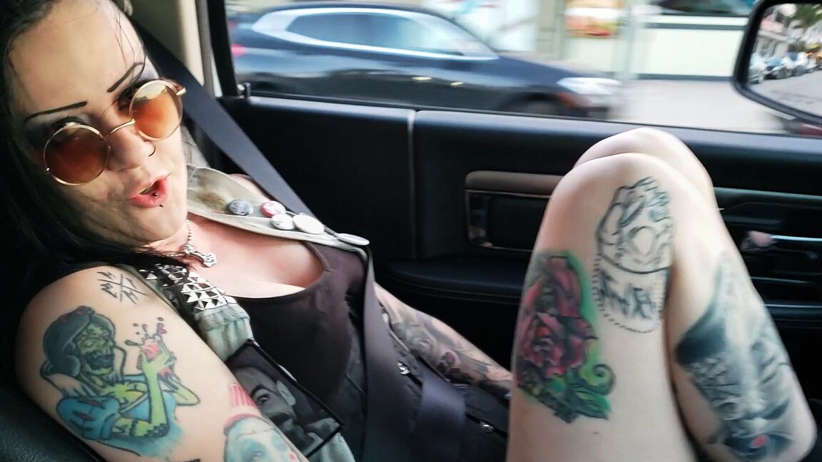 15P Tiempo para adultos Mallory Maneater