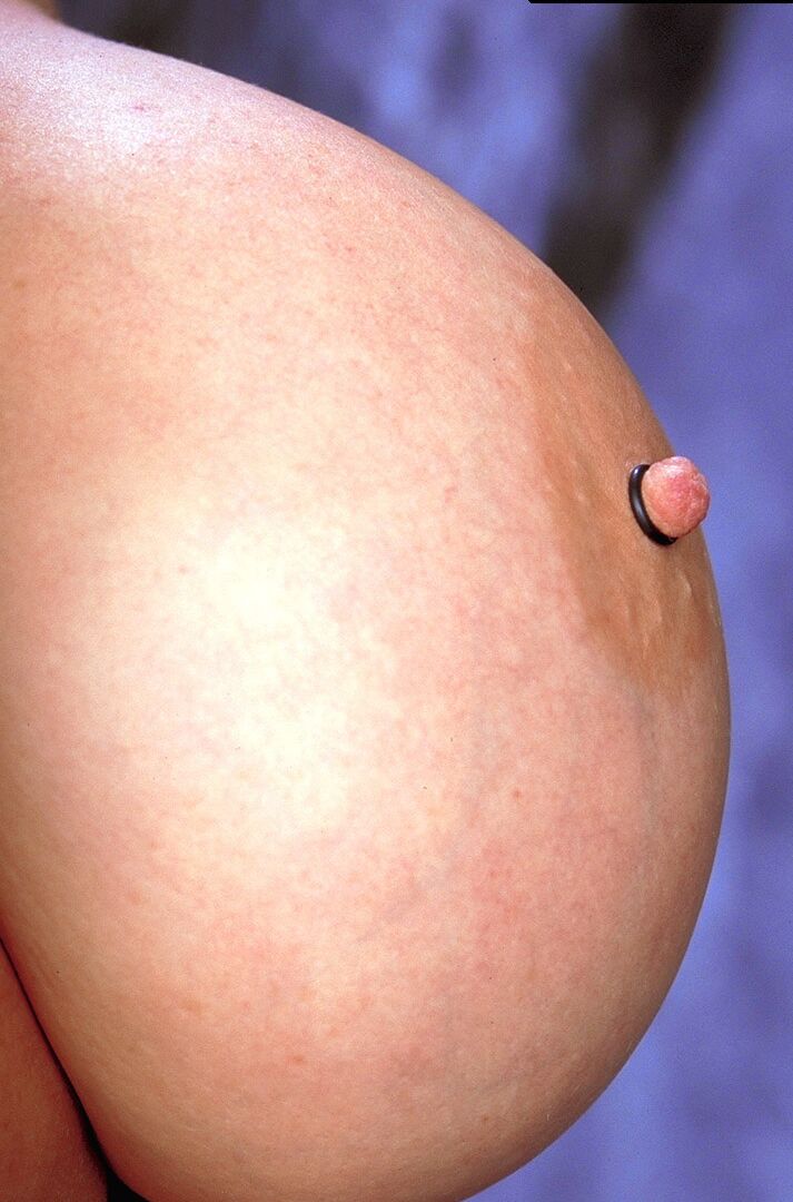 21P Atemberaubende MILF mit riesigen Brüsten Sarenna Lee wird gefesselt und gefoltert