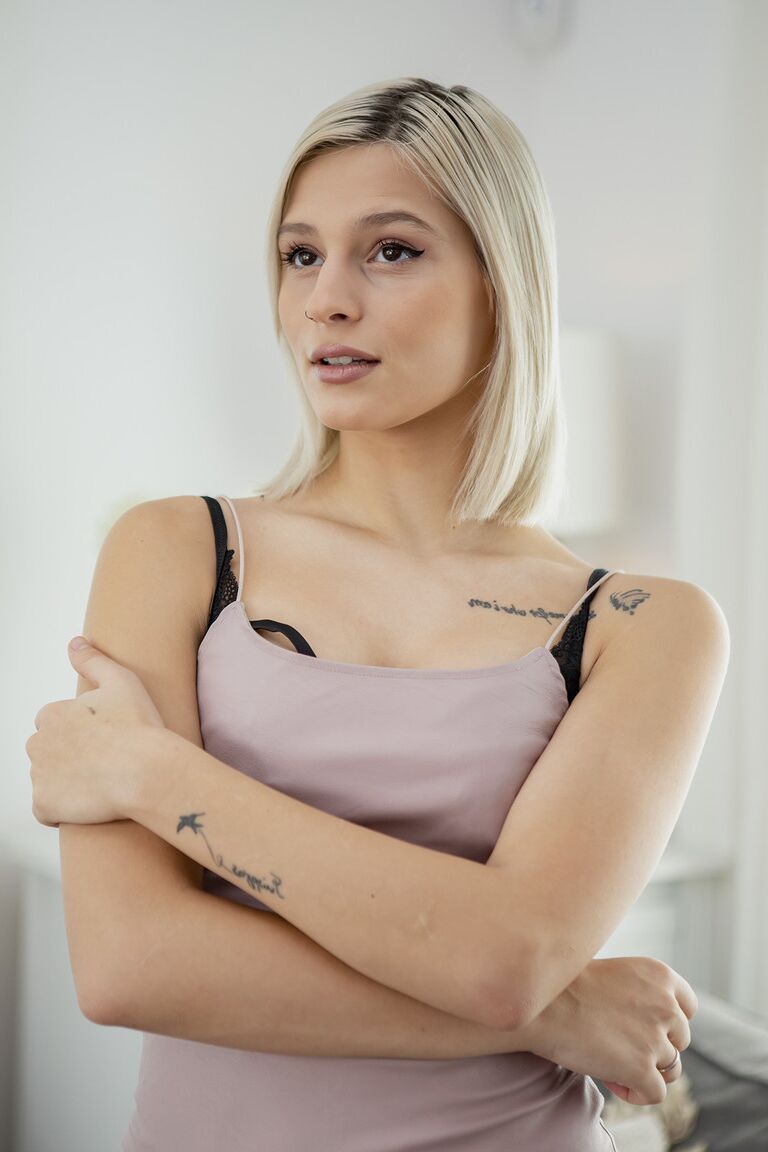 21P Adolescente Fidelidade Christy White, Nek Sinner