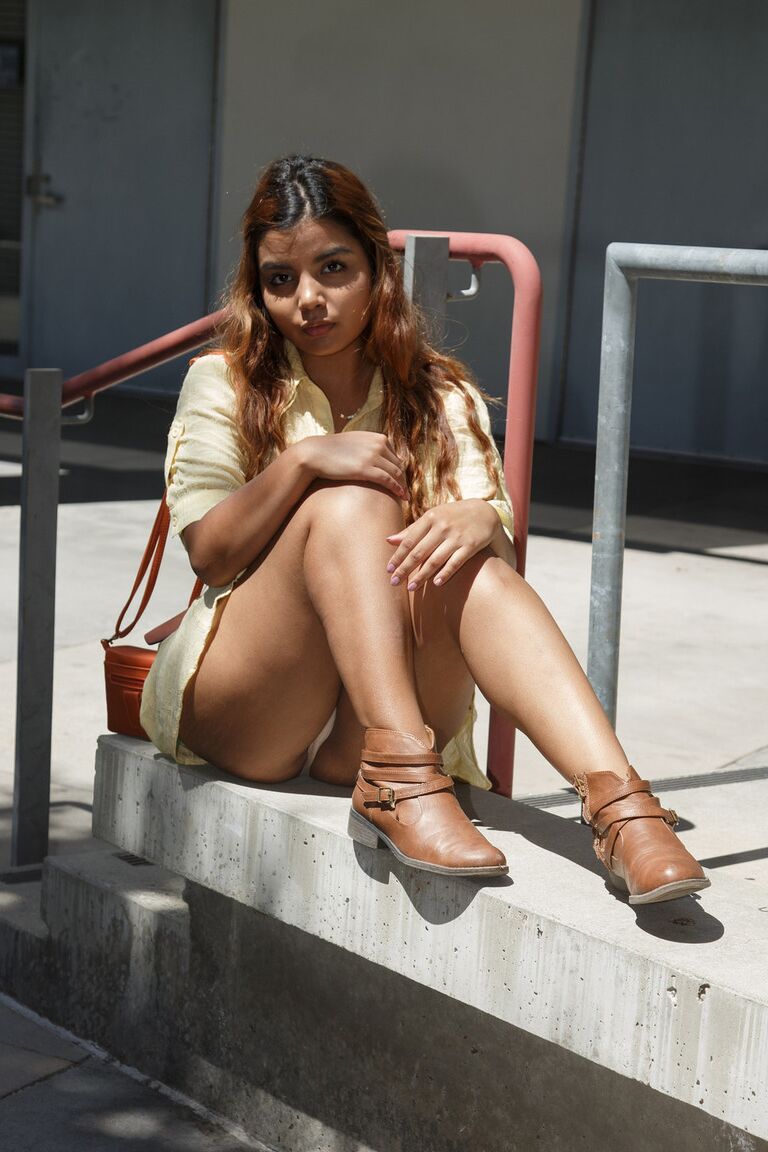 12P La novia adolescente tetona Jasmin Veracruz muestra sus bragas