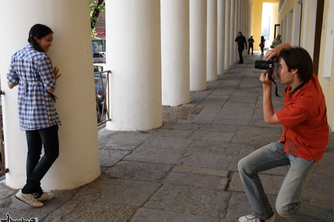 21P Adolescente asiática com peitos pequenos Natalie leva uma pancada depois de chupar um pau