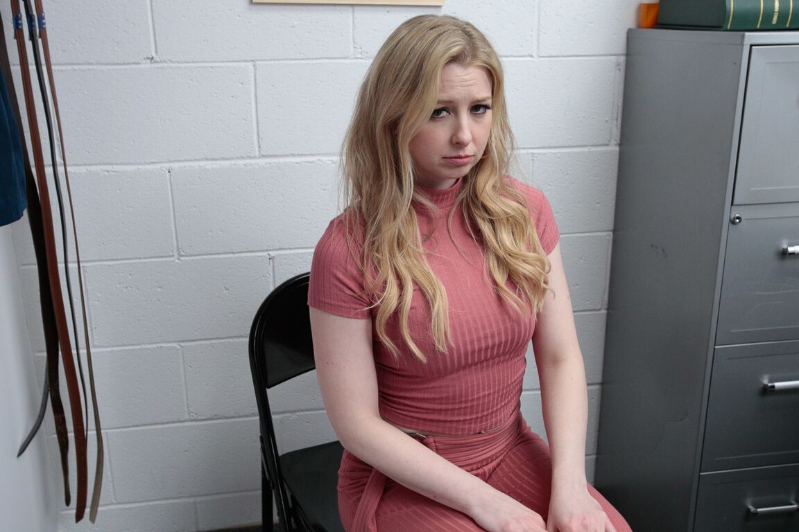 21P Short blonde shoplifter Sunny Lane gets taken into the custody and fucked