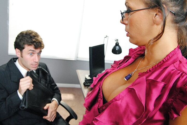 15P A bem agraciada Rachel Starr dá um ótimo boquete e se ferra