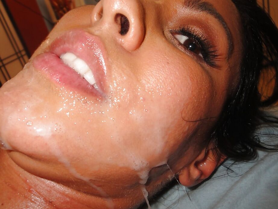 16P La MILF Isis Love chupando una polla a cambio de un masaje