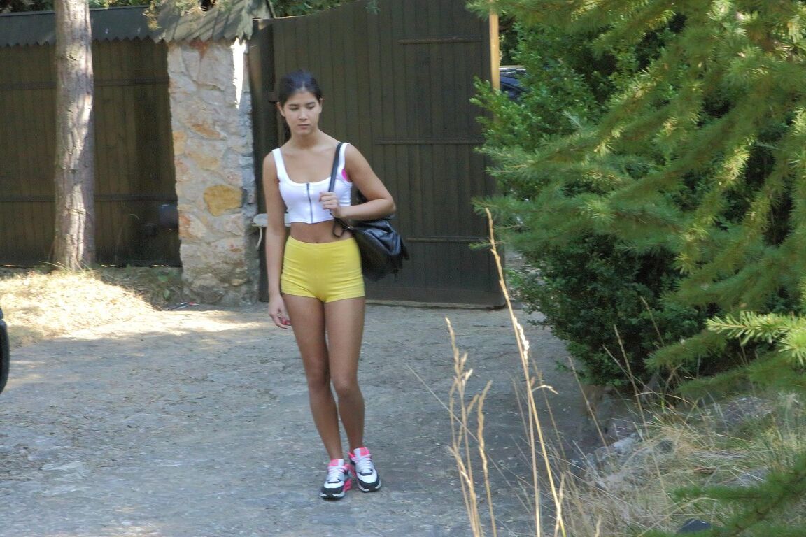 21P Vieille N Jeune Dame Dee