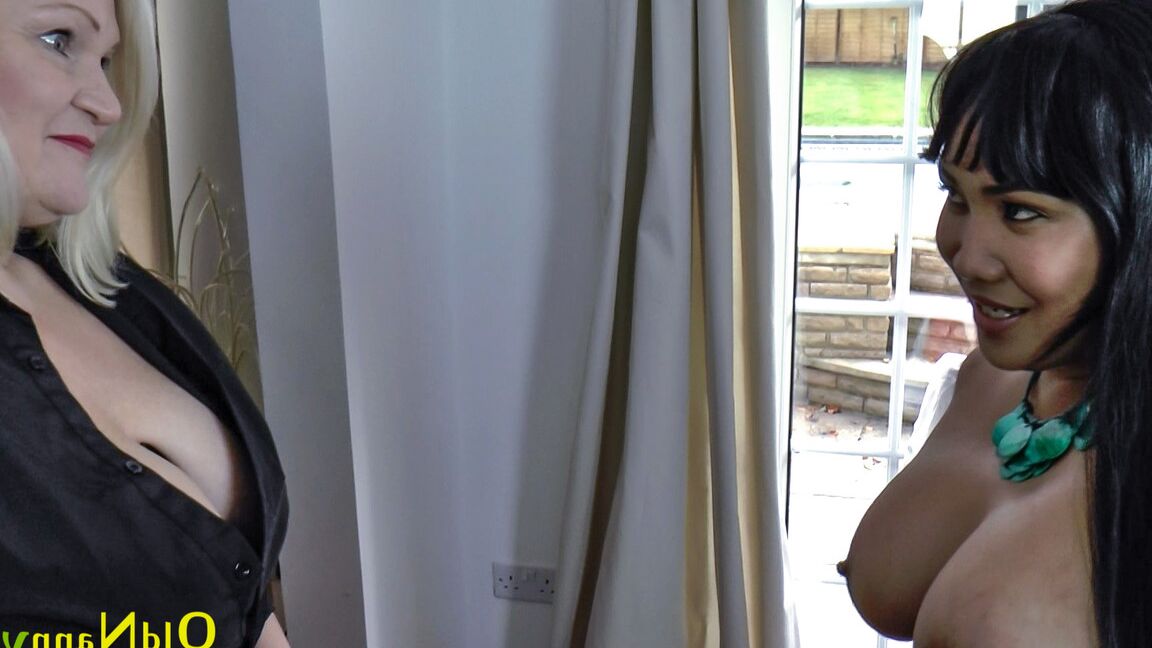 21P Office lady madura Kornele curtindo sexo lésbico quente com uma secretária vovó