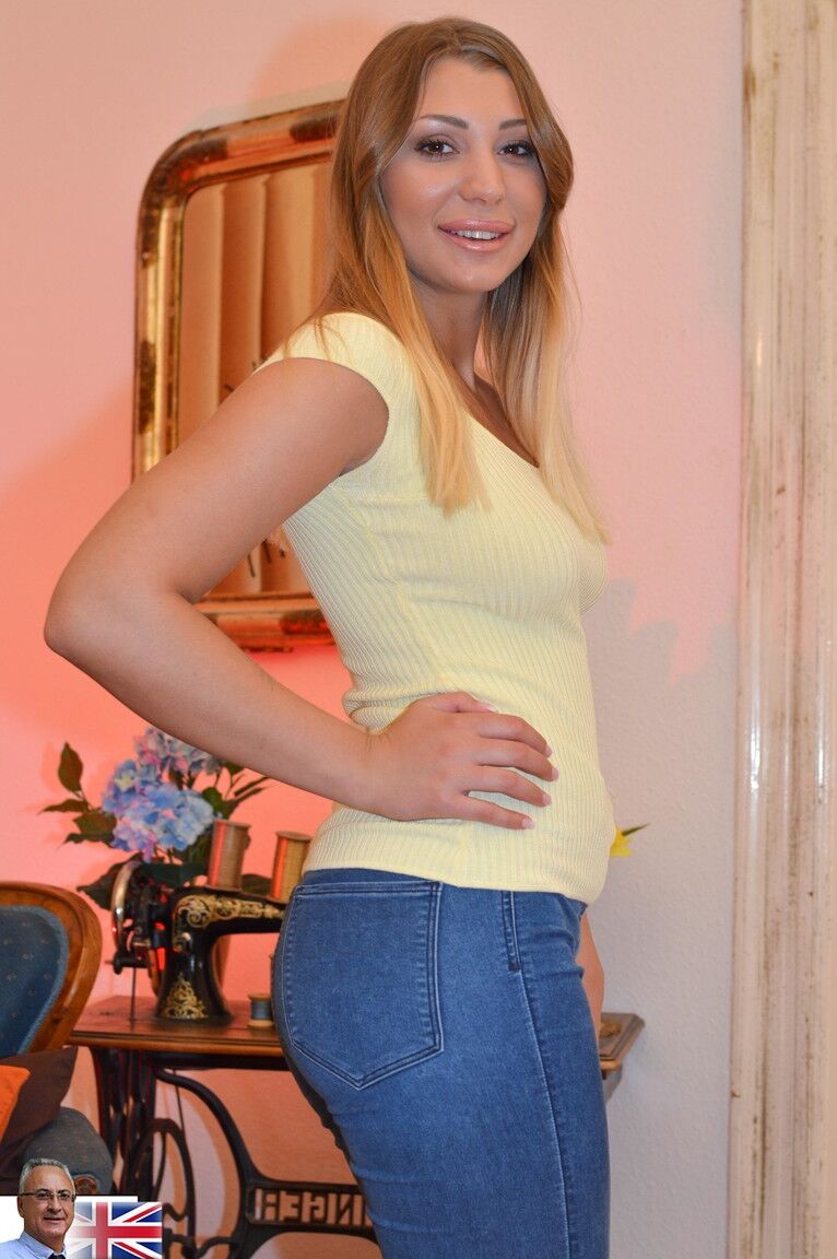 17P Amateur teen Vyvan Hill in latex boots drops tight jeans on the casting couch