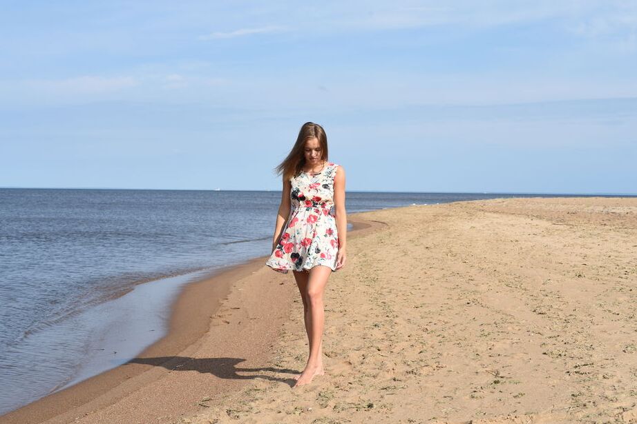 16P Young girl Maxa displays her tan lined body while out in nature