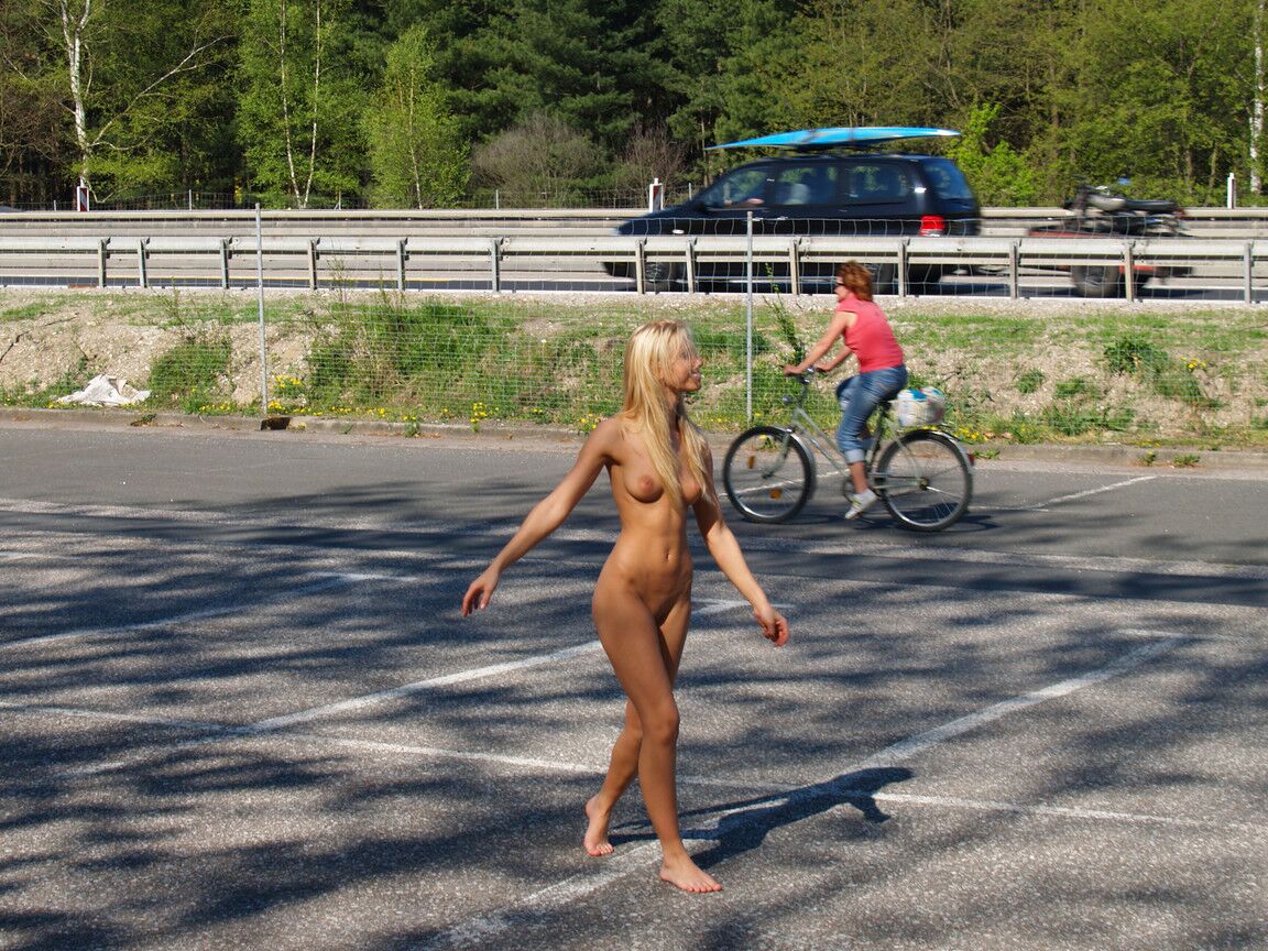 21P Met Art Evi B