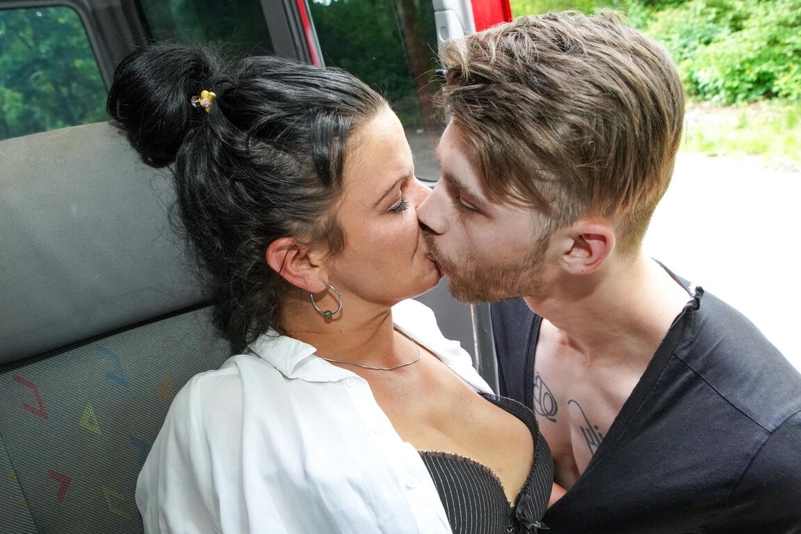 21P Reife Van Laura P