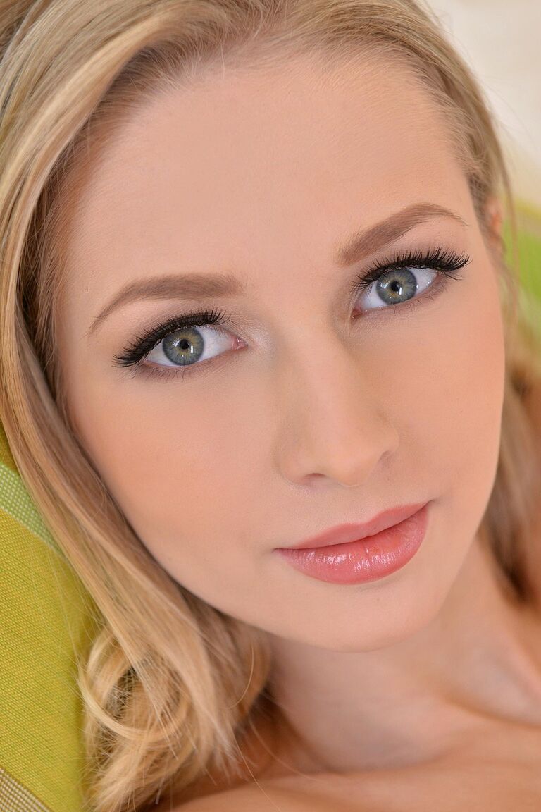 21P Mundo Pornô Sra. Gatinha Branca