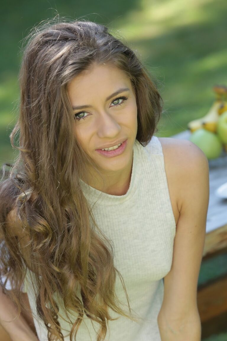 19P Lucky Euro hunk Thomas Stone bangs this sweetie named Rebel Lynn