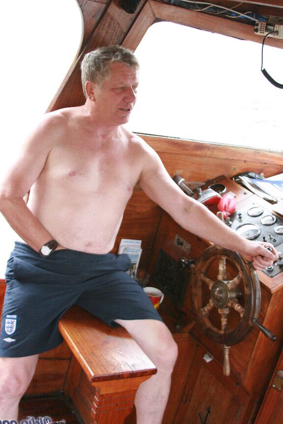 21P Teen with saggy tits Mia Leone blows off an old captain on the boat