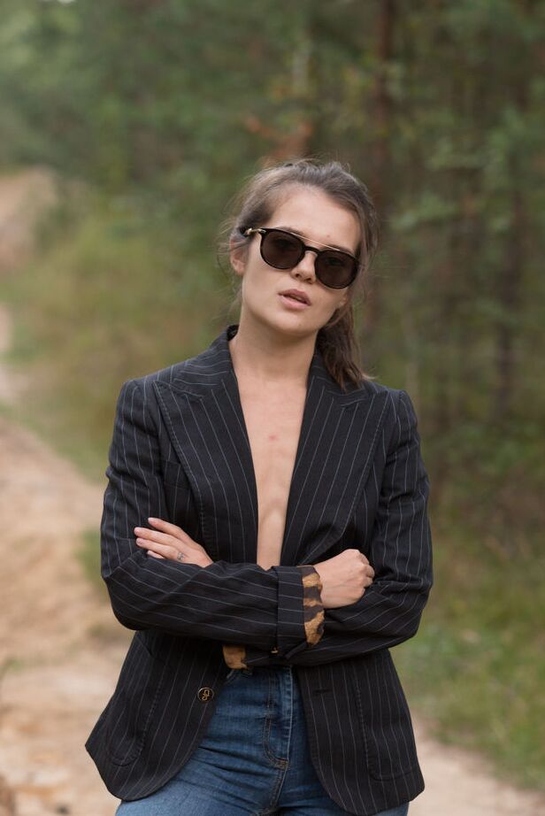 16P Teen model Pola strips naked on a dirt path running thru the woods