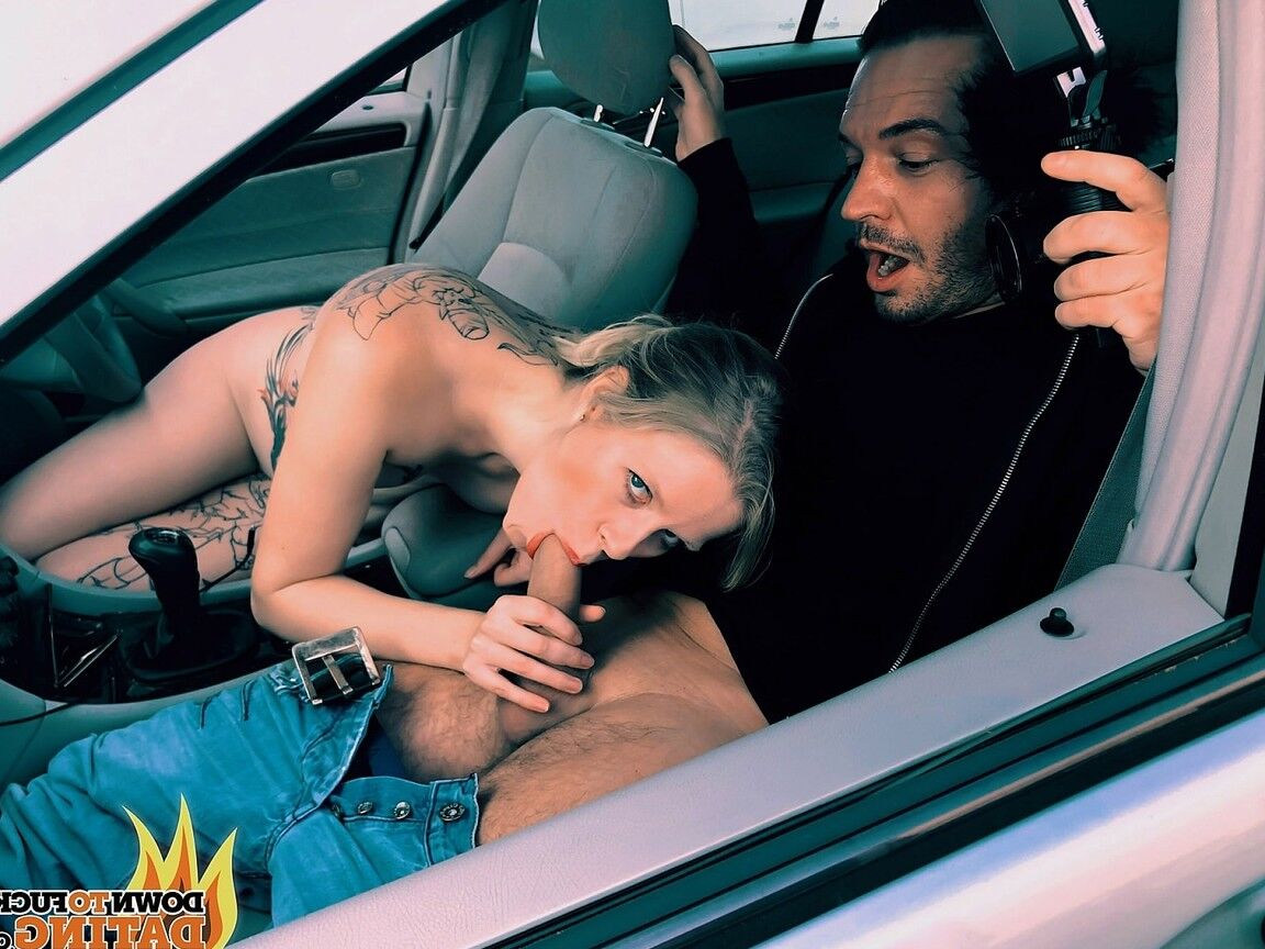 17P La star du porno blonde sauvage Claudia Swea se fait filmer et baiser en public
