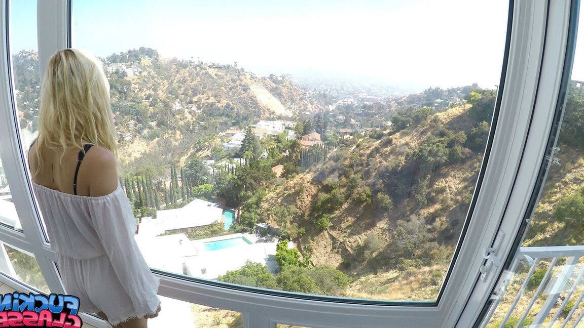 15P La rubia Sierra Nicole se burla de un chico antes de tener sexo POV